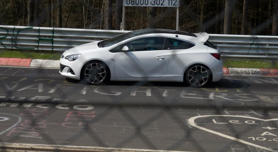 Astra OPC mit Panorama-Windschutzscheibe...? - Opel Astra ...