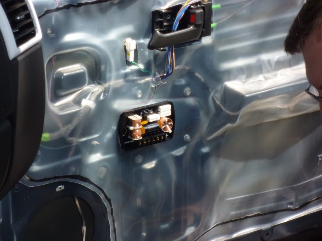 anyone run 2 channels speaker wire through the doors? Chevrolet