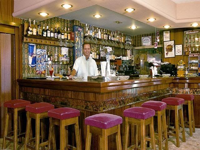 hotel's bar