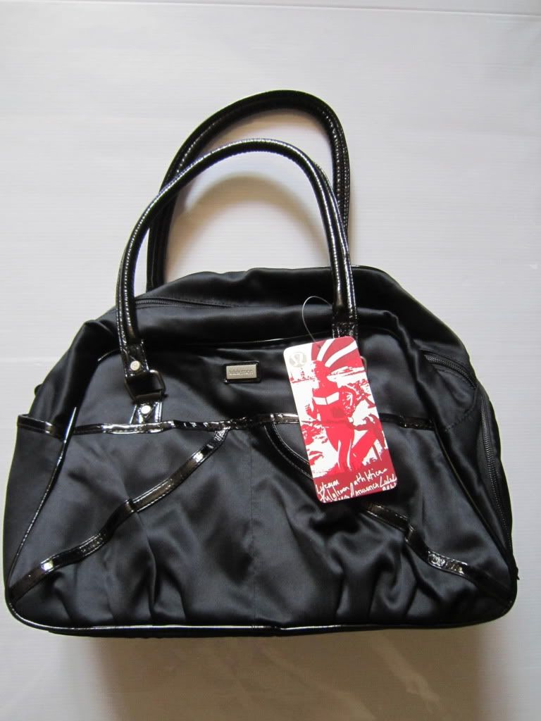 black lululemon bag