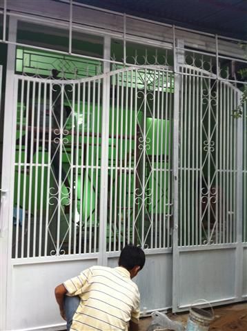 cần bán nhà rẻ & đẹp đường Tân Hoà Đông quận Bình Tân  sát Q6 - 2